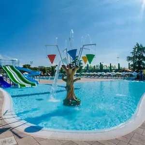 4* Campsite Del Garda Village And